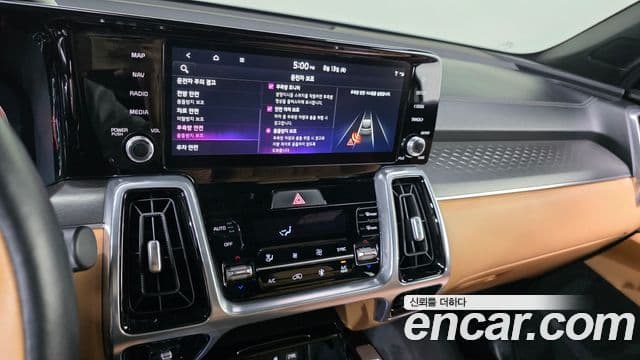 Kia Sorento 2022 — ფოტო 27/33