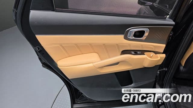 Kia Sorento 2022 — ფოტო 13/33