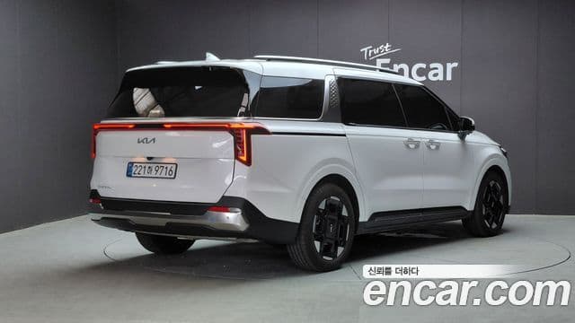 Kia Carnival 2024 — Фото 2/20