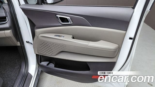 Kia Carnival 2024 — Photo 28/34