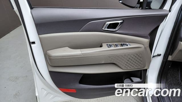 Kia Carnival 2024 — Photo 17/34
