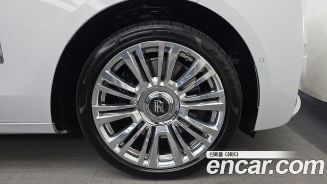 Rolls-Royce Ghost 2021 — Şəkil 28/34