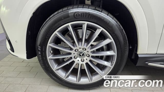 Mercedes-Benz GLE-Class 2023 — Photo 24/32