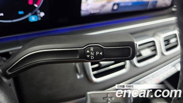 Mercedes-Benz GLE-Class 2023 — Photo 16/32