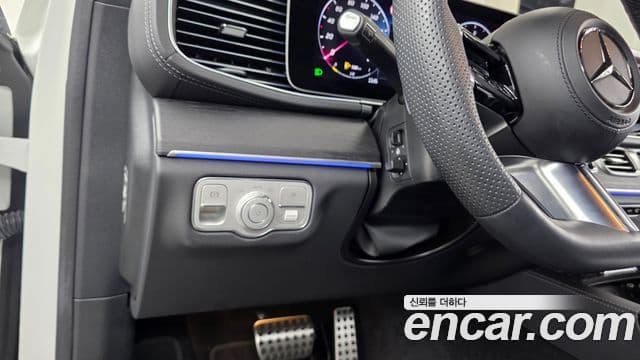 Mercedes-Benz GLE-Class 2023 — Photo 25/32