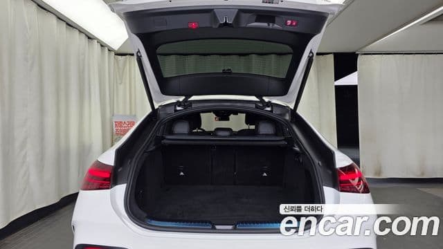Mercedes-Benz GLE-Class 2023 — Photo 9/32