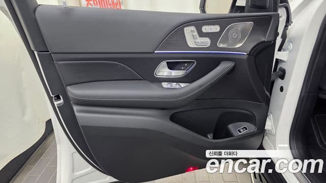 Mercedes-Benz GLE-Class 2023 — Photo 31/32