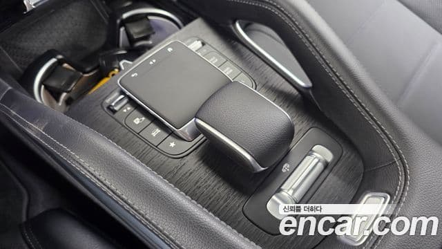Mercedes-Benz GLE-Class 2023 — Photo 3/32