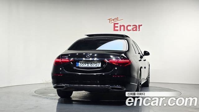 Mercedes-Benz S-Class 2023 — Photo 9/34