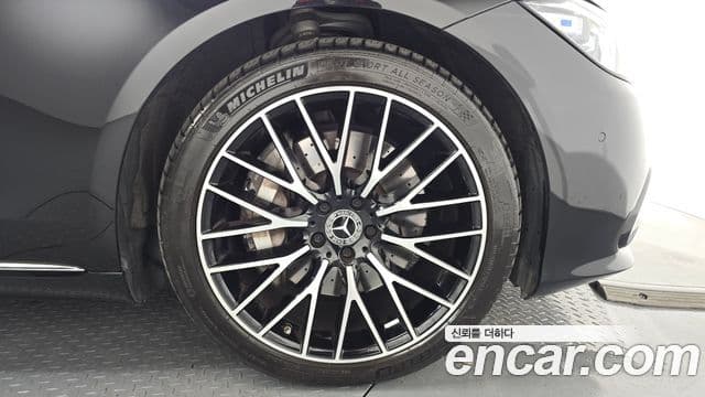 Mercedes-Benz S-Class 2023 — Photo 14/34