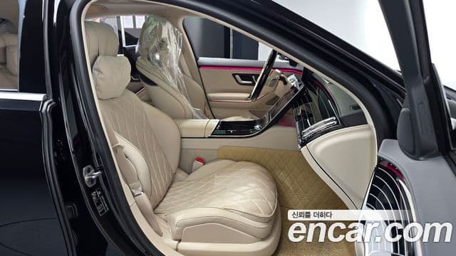 Mercedes-Benz S-Class 2023 — Photo 32/34