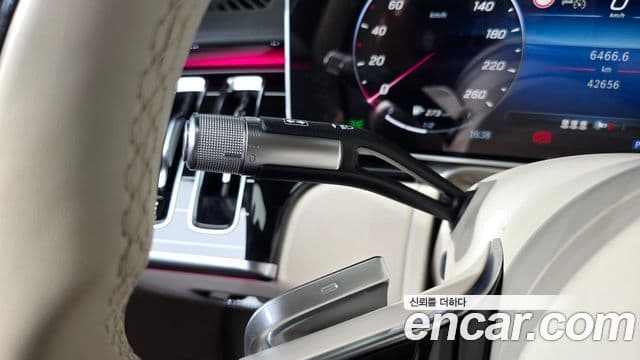 Mercedes-Benz S-Class 2023 — Photo 21/34