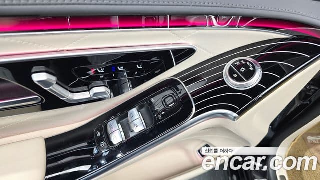 Mercedes-Benz S-Class 2023 — Photo 28/34