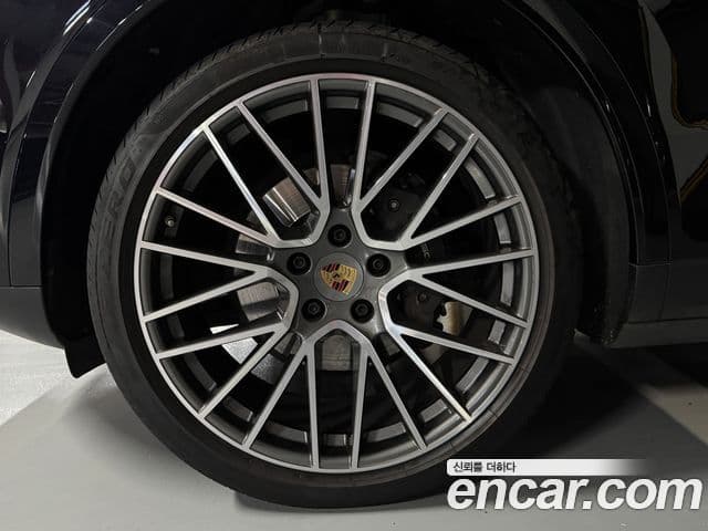 Porsche Cayenne 2022 — Photo 3/20