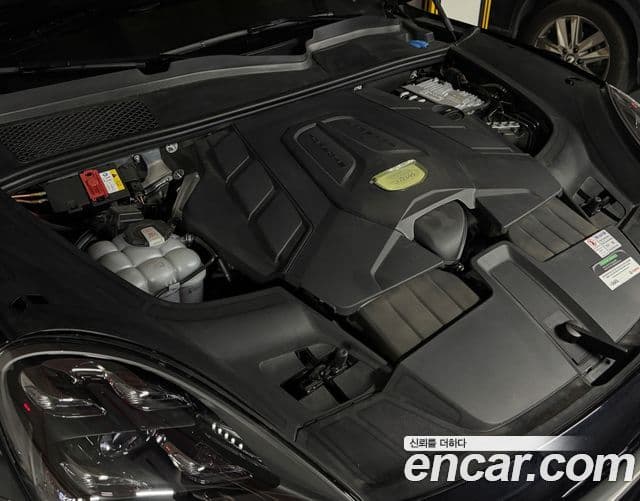 Porsche Cayenne 2022 — Photo 14/20