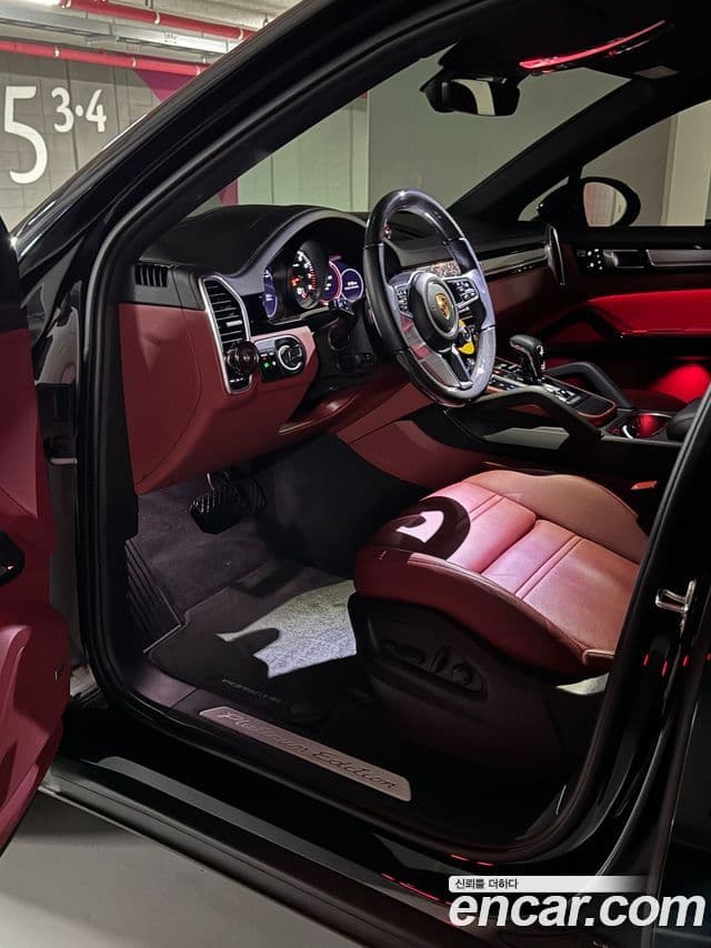 Porsche Cayenne 2022 — Photo 10/20