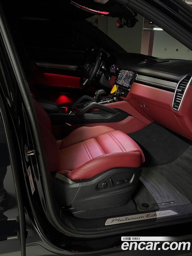 Porsche Cayenne 2022 — Photo 15/20