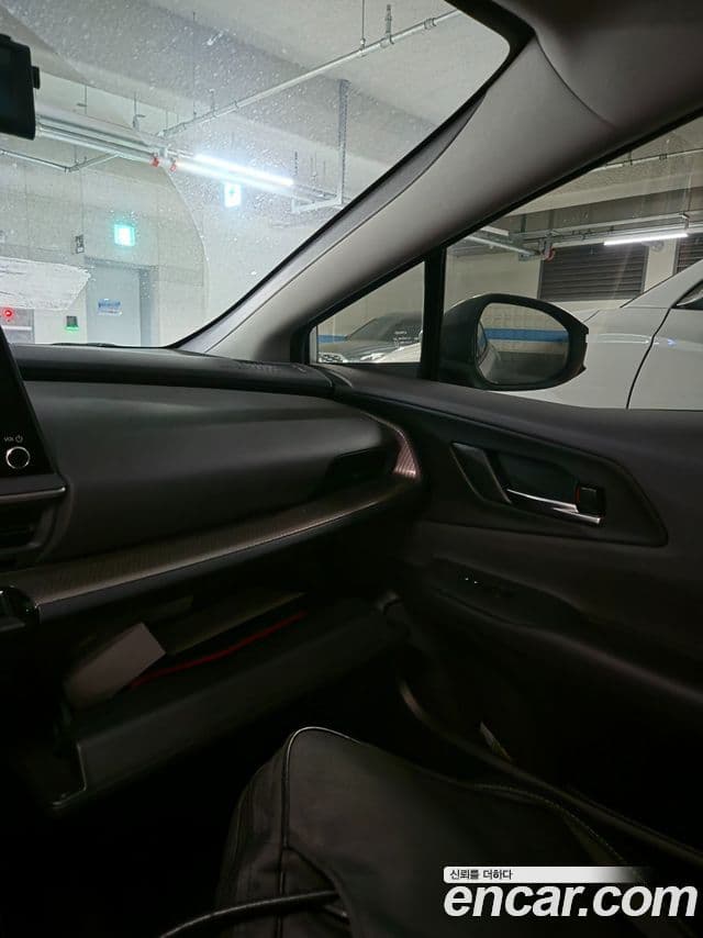 Toyota Prius 2024 — Фото 3/20