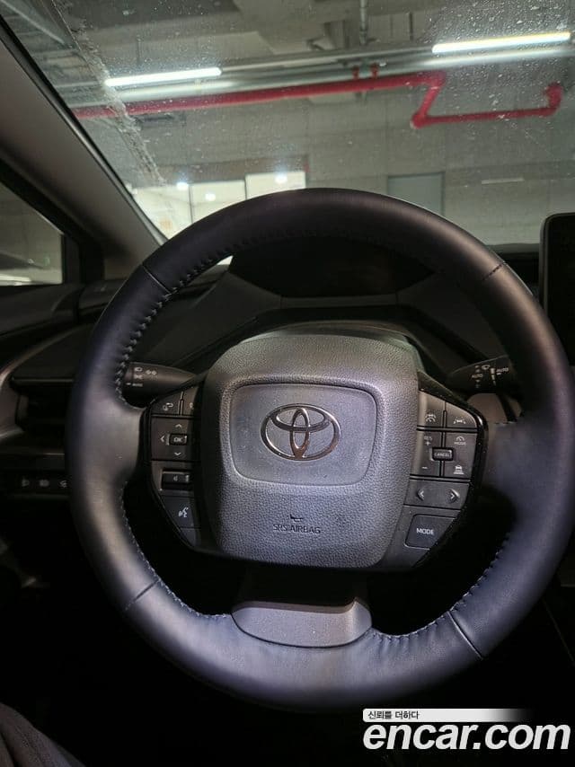 Toyota Prius 2024 — Фото 4/20