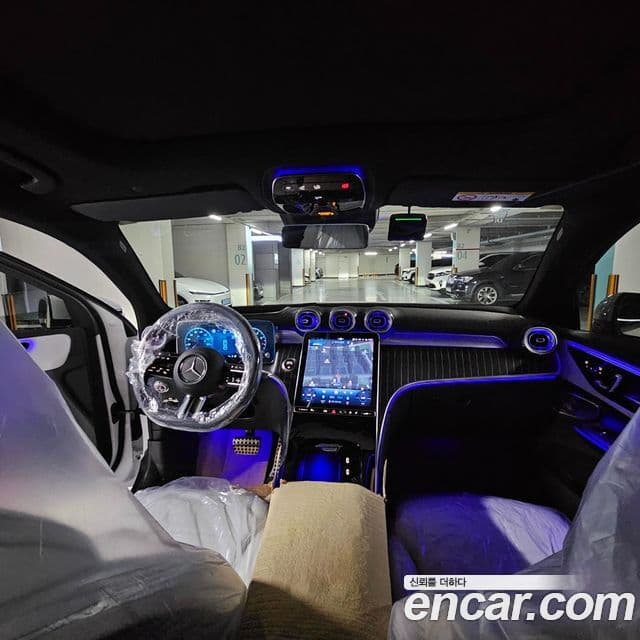 Mercedes-Benz GLC-Class 2026 — Photo 4/14