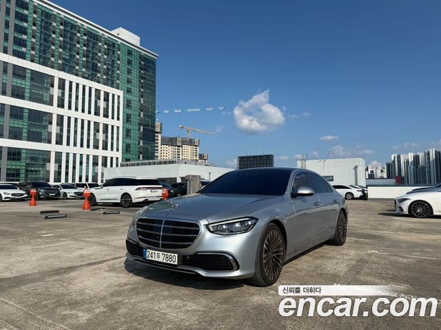 Mercedes-Benz S-Class 2021 — Photo 2/11