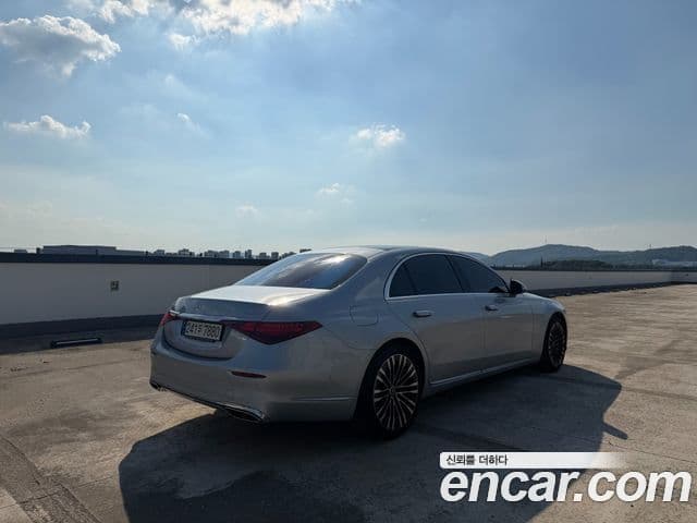 Mercedes-Benz S-Class 2021 — Photo 4/11