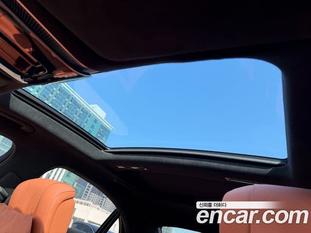 Mercedes-Benz S-Class 2021 — Photo 7/11