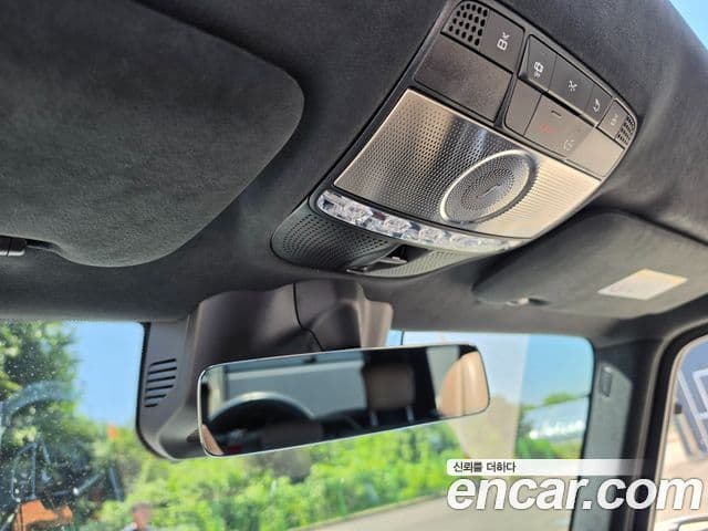 Mercedes-Benz G-Class 2024 — Photo 4/17