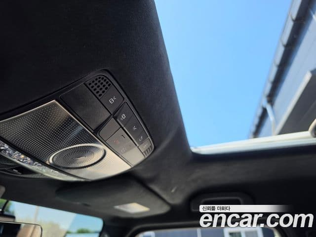 Mercedes-Benz G-Class 2024 — Photo 15/17