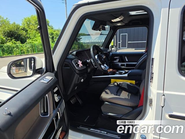 Mercedes-Benz G-Class 2024 — Photo 8/17