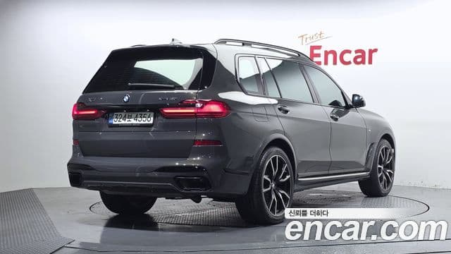 BMW X7 2022 — Photo 13/20