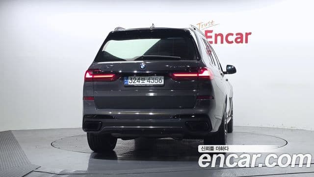 BMW X7 2022 — Photo 7/20