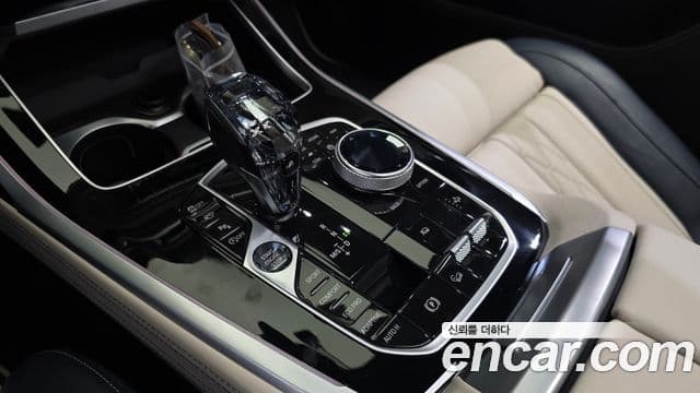 BMW X7 2022 — Photo 16/20