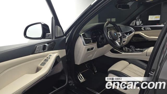 BMW X7 2022 — Photo 19/20