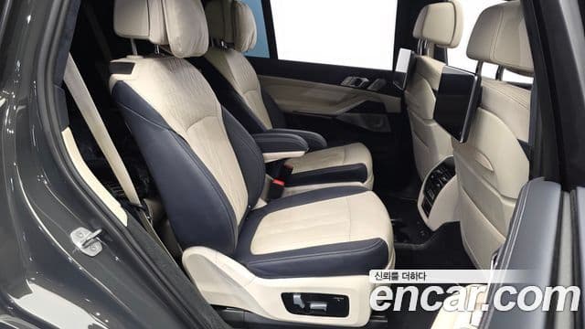 BMW X7 2022 — Photo 17/20