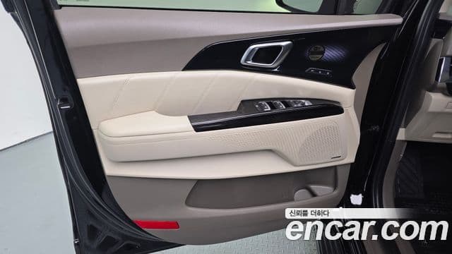 Kia Carnival 2022 — Şəkil 8/35