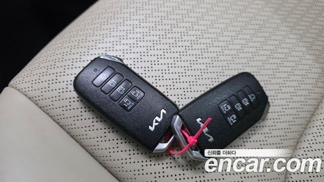 Kia Carnival 2022 — Şəkil 25/35