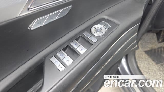 Genesis GV80 2020 — ფოტო 29/33