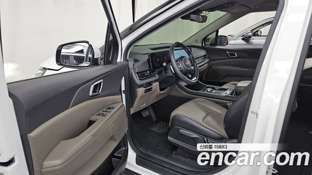 Kia Carnival 2024 — Şəkil 29/32