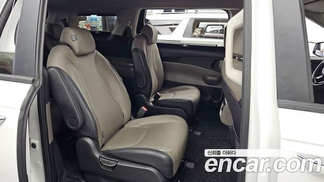 Kia Carnival 2024 — Şəkil 4/32