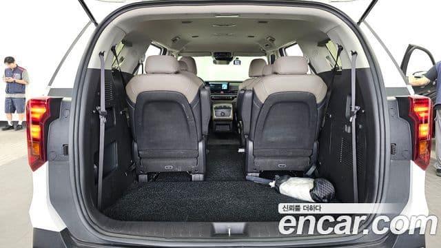 Kia Carnival 2024 — Şəkil 19/32
