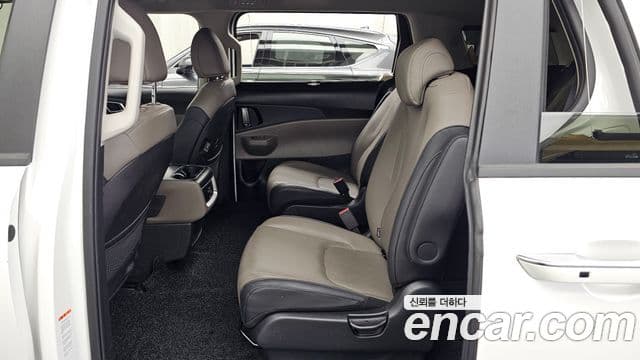 Kia Carnival 2024 — Şəkil 10/32