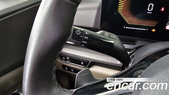Kia Carnival 2024 — Şəkil 27/32