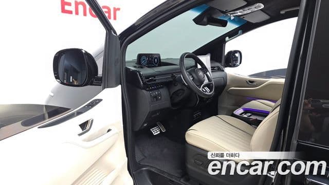 Hyundai Staria 2025 — ფოტო 1/20