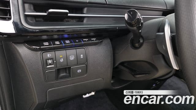 Hyundai Staria 2025 — ფოტო 19/20