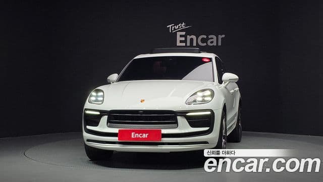 Porsche Macan 2022 — Фото 2/20