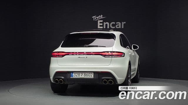 Porsche Macan 2022 — Фото 3/20