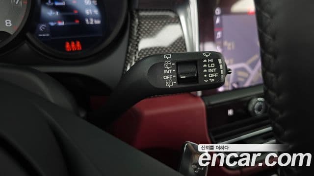 Porsche Macan 2022 — Photo 20/31