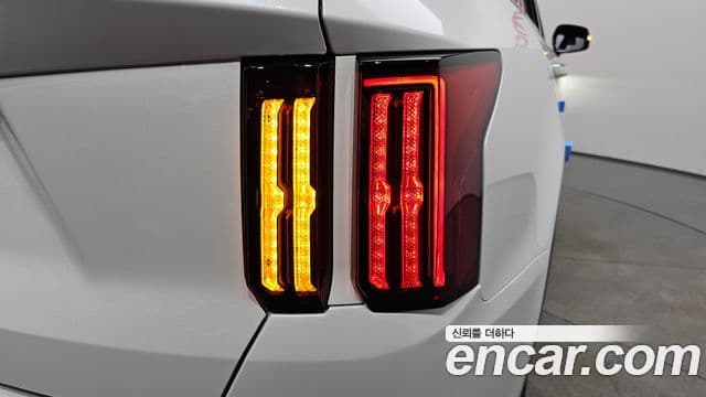 Kia Sorento 2022 — ფოტო 33/34