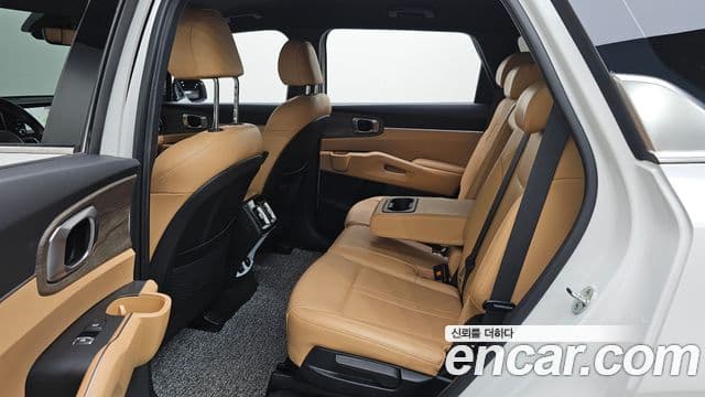 Kia Sorento 2022 — ფოტო 15/34